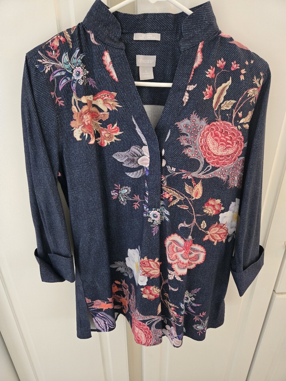 Chico's Navy Floral Split-Neck Tunic with Coral & Pink Embroidery Size 0